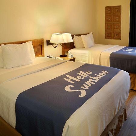 Days Inn & Suites By Wyndham Llano Extérieur photo