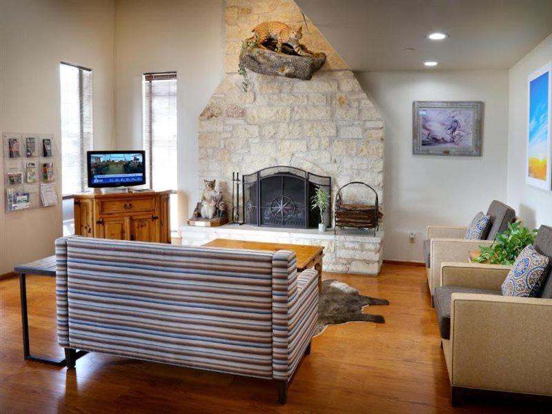 Days Inn & Suites By Wyndham Llano Extérieur photo