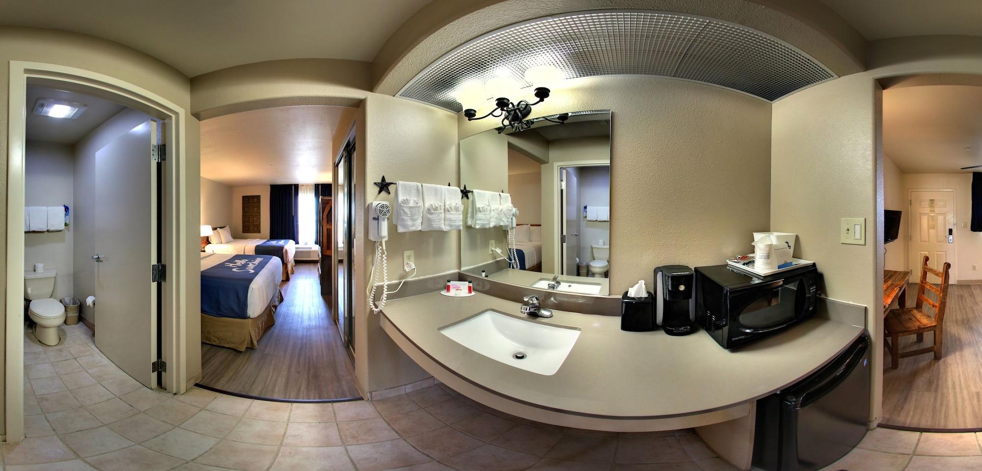 Days Inn & Suites By Wyndham Llano Extérieur photo