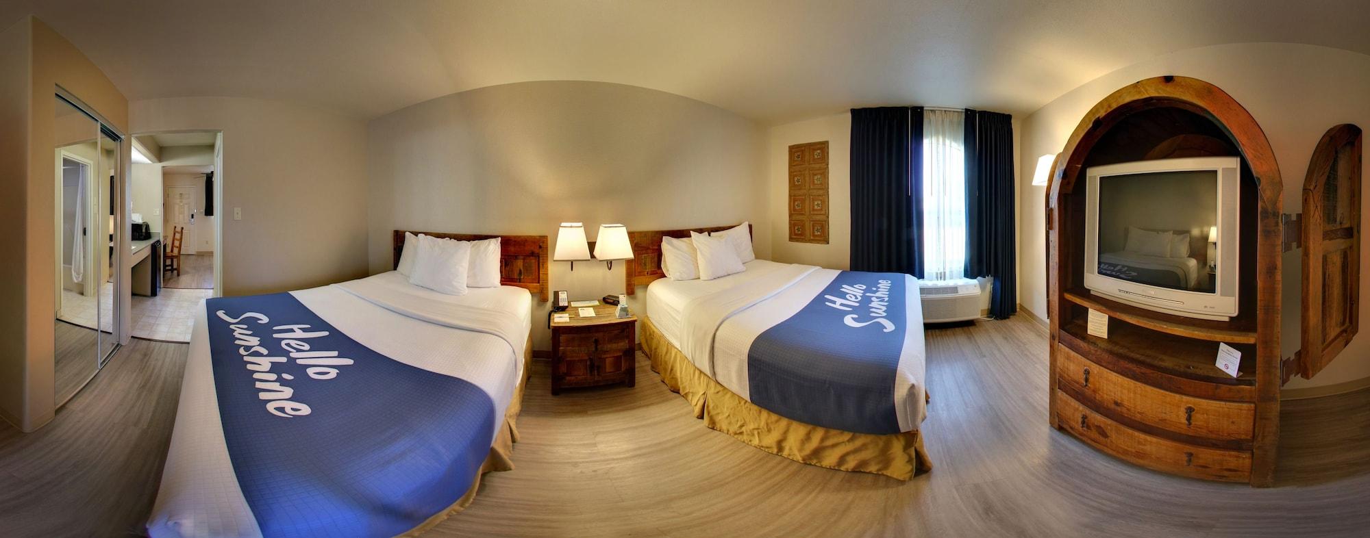 Days Inn & Suites By Wyndham Llano Extérieur photo