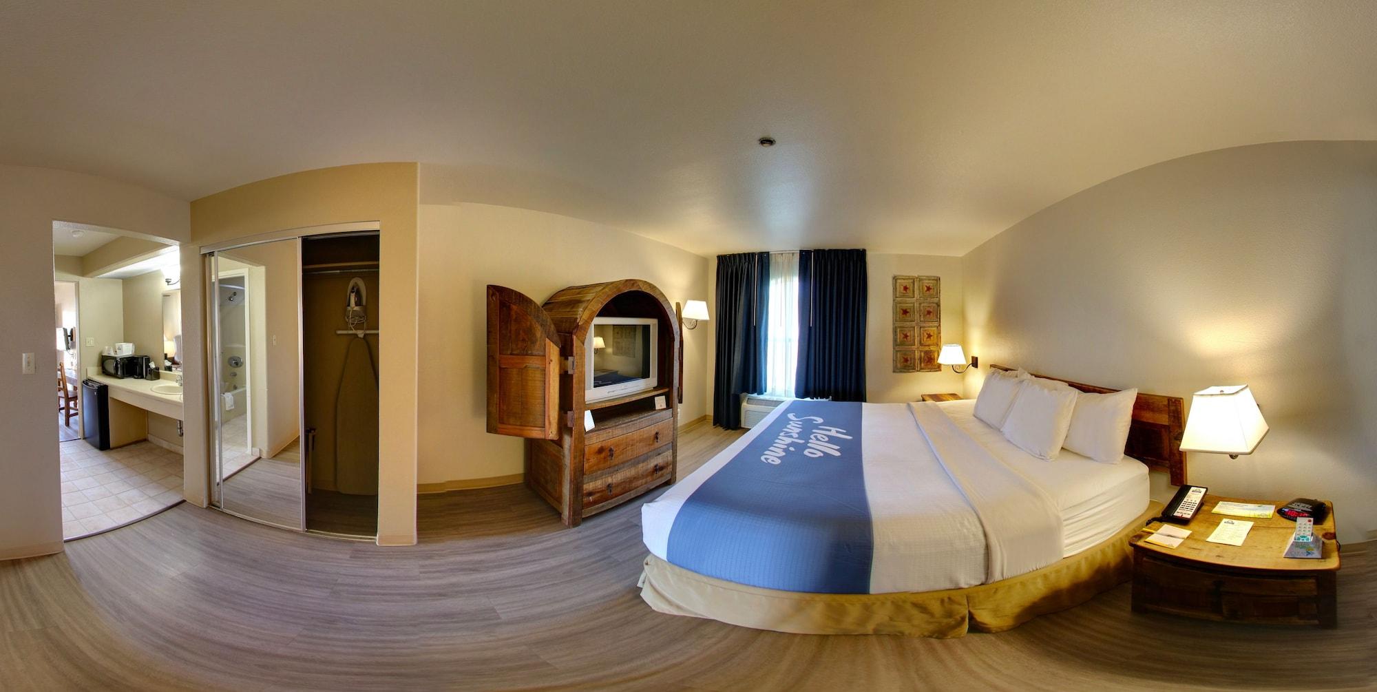 Days Inn & Suites By Wyndham Llano Extérieur photo