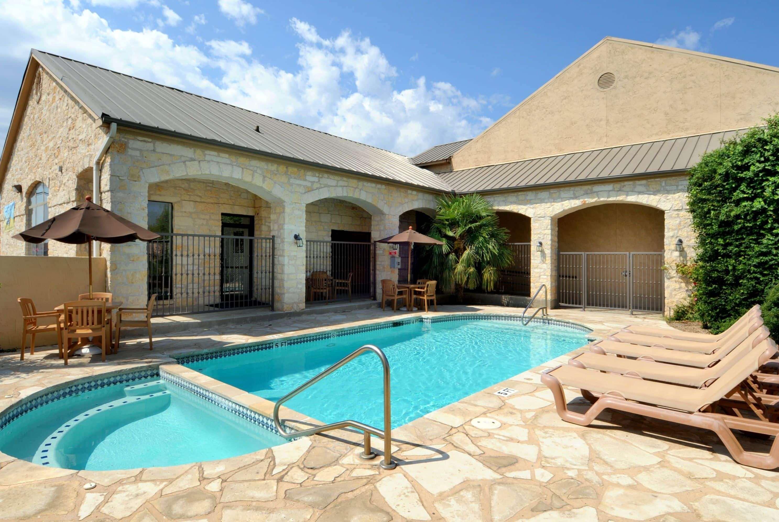 Days Inn & Suites By Wyndham Llano Extérieur photo