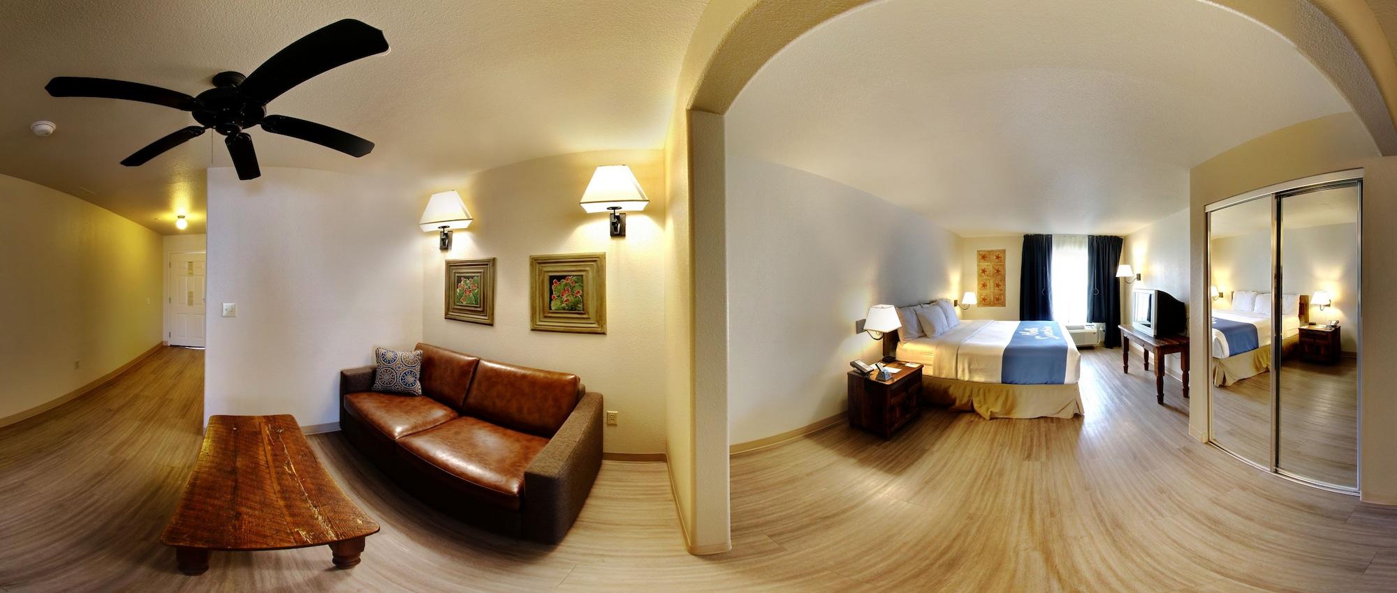 Days Inn & Suites By Wyndham Llano Extérieur photo