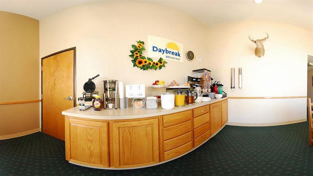 Days Inn & Suites By Wyndham Llano Extérieur photo