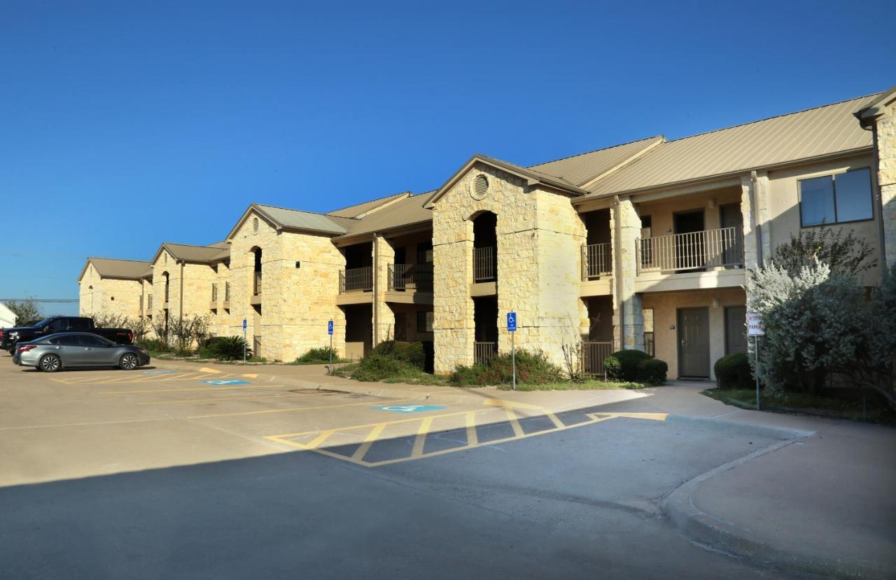 Days Inn & Suites By Wyndham Llano Extérieur photo